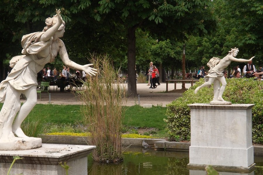 Résultat de recherche d'images pour "statue apollon tuileries"