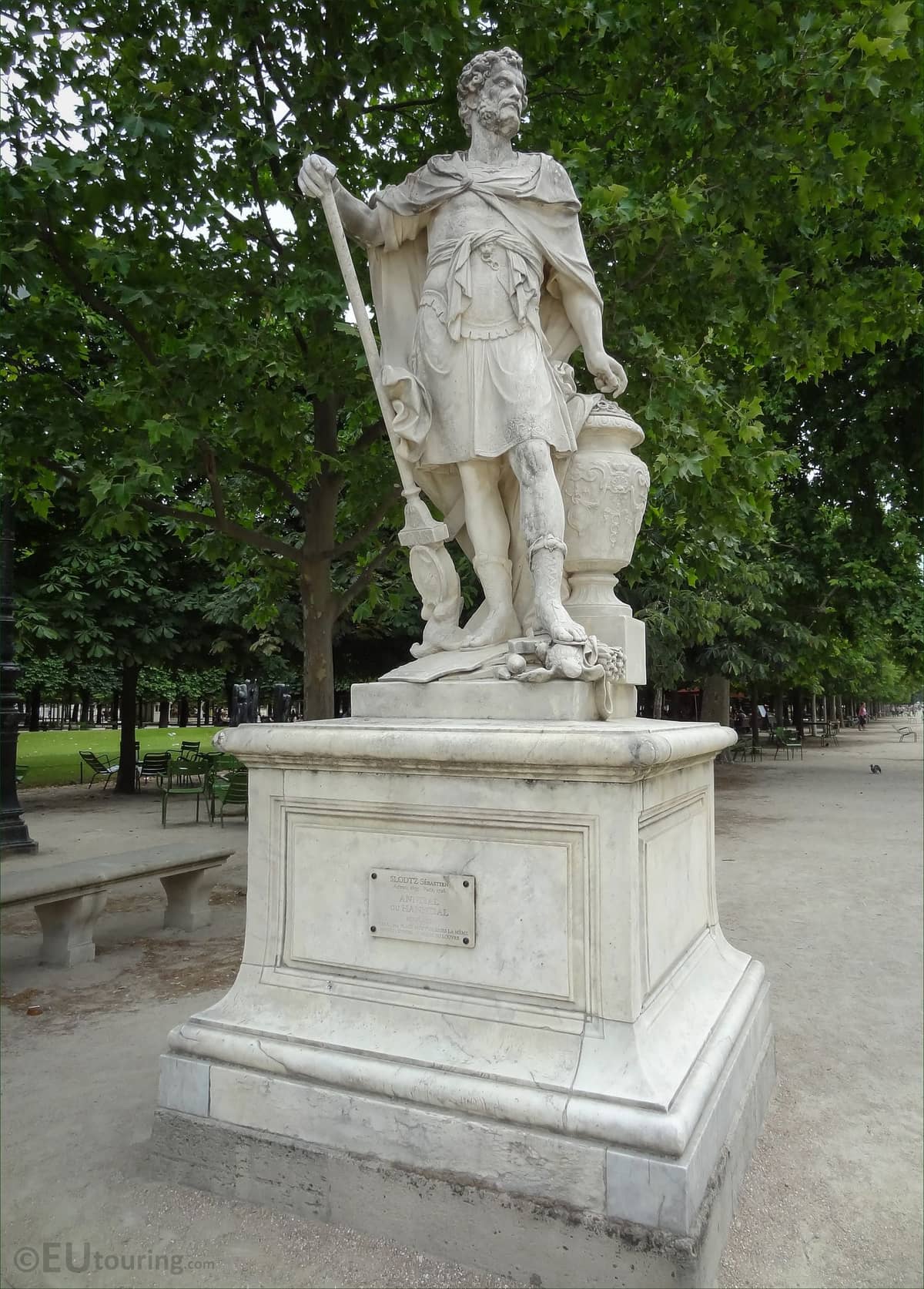 Résultat de recherche d'images pour "STATUE "HANNIBAL" tuileries"