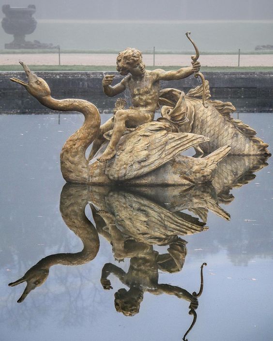 Château de Versailles on Instagram: “Brume matinale sur le bassin du Dragon // Morning mist on the Dragon fountain. #chateaudeversailles #chateauversailles #versaillesgardens…”