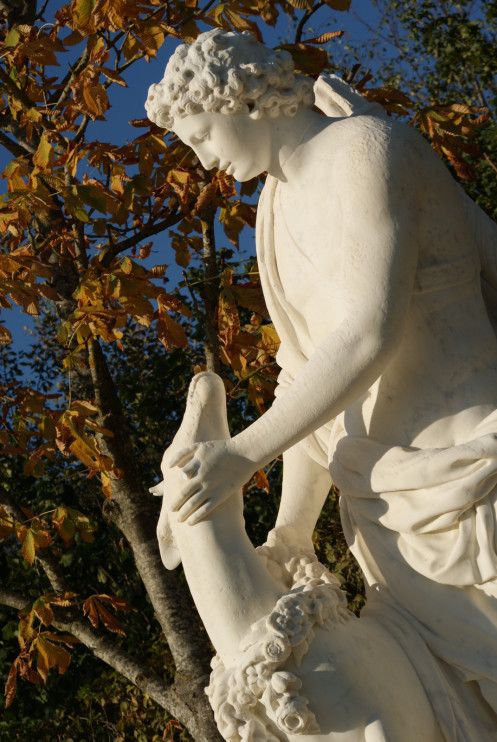 Statue de Cyparisse et son cerf