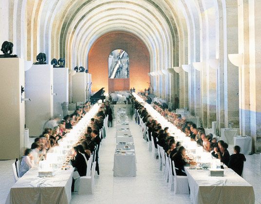 Orangerie : assis : 1200 pax / debout : 2000 pax